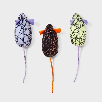 Skitter Mice Cat Plush Toy Set - 3pk - Boots & Barkley™ 3 Skitter Mice Cat Plush Toy Set - 3pk - Boots & Barkley™ - Image 3